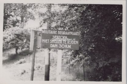 Original WWII Dutch photo Dutch sign military cemetery in Den Haag