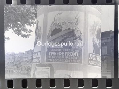 Original WWII Dutch strip with four photo negatives - collaboration posters