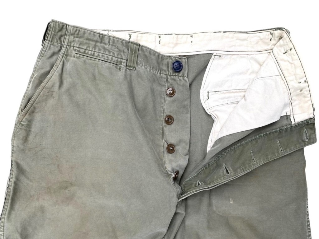Original WWII US M-1943 Field trousers - Oorlogsspullen.nl - Militaria shop