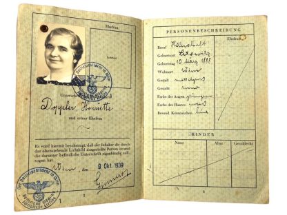 Original WWII German Reisepass from a women in Vienna (Austria)