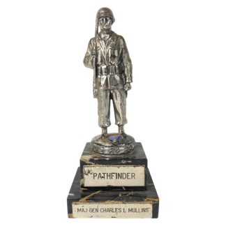 Original WWII US 8th Airborne division statue of Major-General Charles L. Mullins - Statue du major-général Charles L. Mullins de la 8e division aéroportée américaine de la Seconde Guerre mondiale - 二战美国第八空降师查尔斯-L-穆林少将的雕像