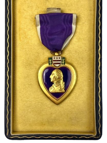 Original WWII US Purple Heart in box with buttonhole pin