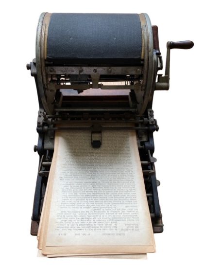 Original WWII Dutch resistance stencil machine with resistance newspapers