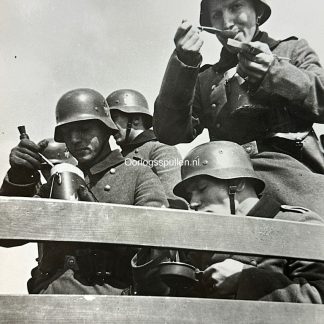 Original WWII German large size photo - Eating German soldiers in Denmark