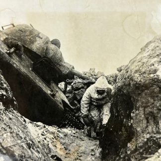 Original WWII German large size photo - Panzergrab im Graben