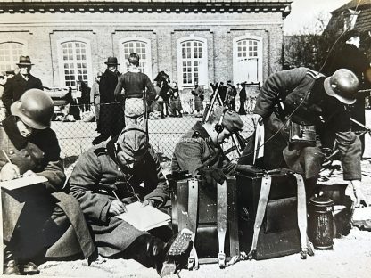 Tyske soldater på en mole ved Korsør i Danmark den 15. april 1940.