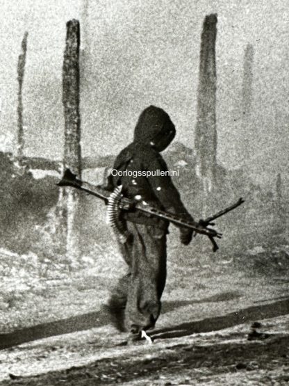 Original WWII German photo of an attack near Zjytomyr (MG42)