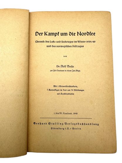This German Kriegsmarine reading book is in good condition, dates from 1941 and it is about the battle in the North Sea. Title: Der Kampf um die Nordsee