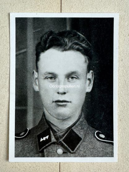 Original WWII Dutch Waffen-SS volunteer documents and pass photo militaria Vrijwilligers-Legioen Nederland Tweede Wereldoorlog