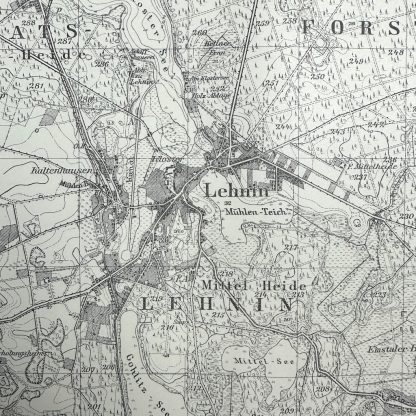 Diese gut erhaltene deutsche Militärstabskarte aus dem Jahr 1938 zeigt das Gebiet von Lehnin westlich von Berlin. In diesem Gebiet gab es im April 1945, als die Russen Berlin einkesselten, sehr schwere Kämpfe.