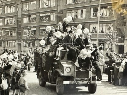 Original WWII Allied photo of the liberation of Den Haag