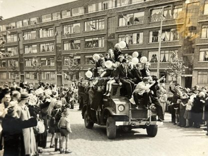 Original WWII Allied photo of the liberation of Den Haag