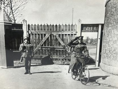 Original WWII German large size photo - German soldier and Danish soldier in Kopenhagen (Denmark) militaria