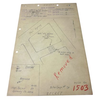 Carte esquisse secrète américaine d’un champ de mines, dessinée le 24 décembre 1944 à Baugnez pendant la Bataille des Ardennes. La carte contient des annotations manuscrites, telles que les distances entre les mines, une route principale ('Main Highway') et un aperçu de la disposition du champ de mines. Avec une précision militaire, elle détaille les coordonnées et des spécificités comme les dimensions et l’agencement des mines. Le mot 'Removed' est marqué en rouge sur le document. Cet artefact historique offre un aperçu de la planification stratégique pendant la Seconde Guerre mondiale.