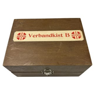 Original Pre 1940 Dutch first aid box with containment