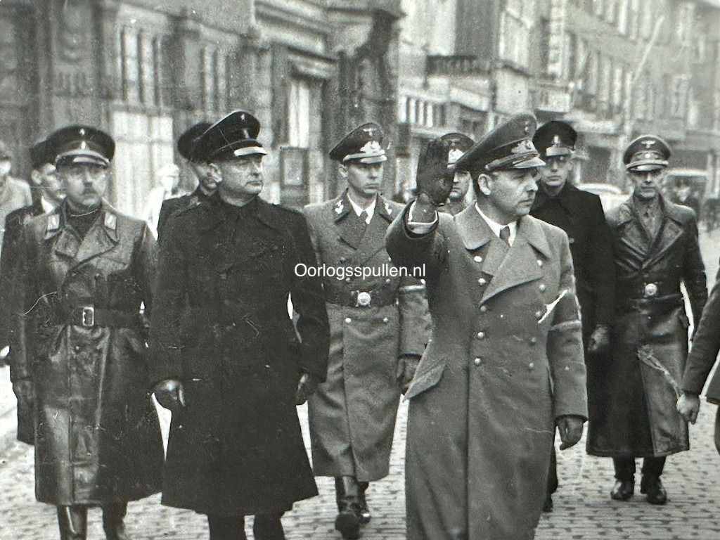 Original WWII Dutch NSB photo with Mussert, Schmidt and d'Ansembourg - Image 3