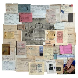 Originele Nederlandse WO2-documentenset – Delft / Freiburg Arbeitseinsatz-papieren, Ausweis, identiteitskaarten, rantsoenkaarten – Nederland Duitsland Tweede Wereldoorlog collectie