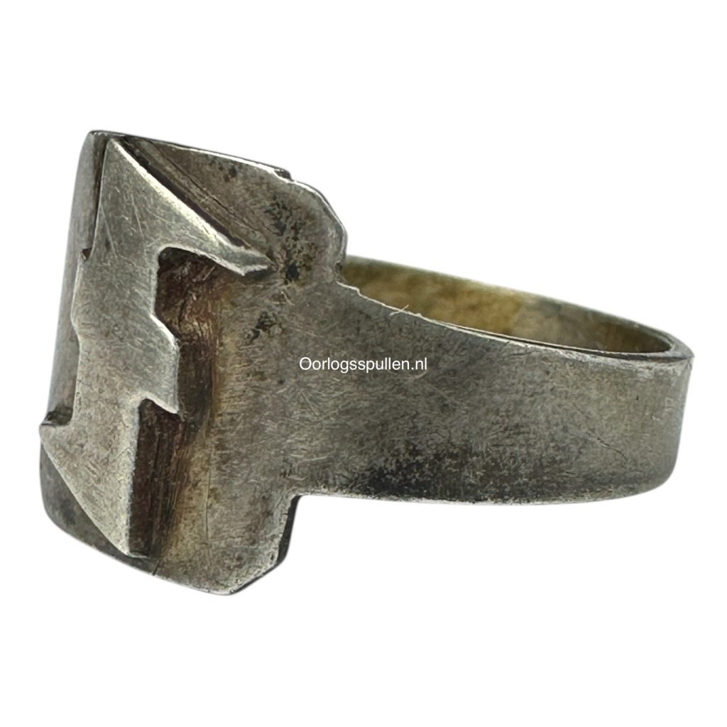 Original WWII Dutch collaboration Wolfsangel ring