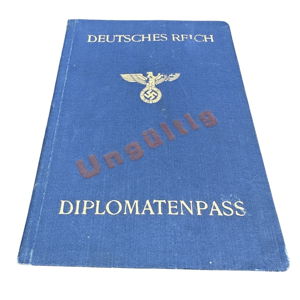 Original WWII German diplomatic pass - Image 2