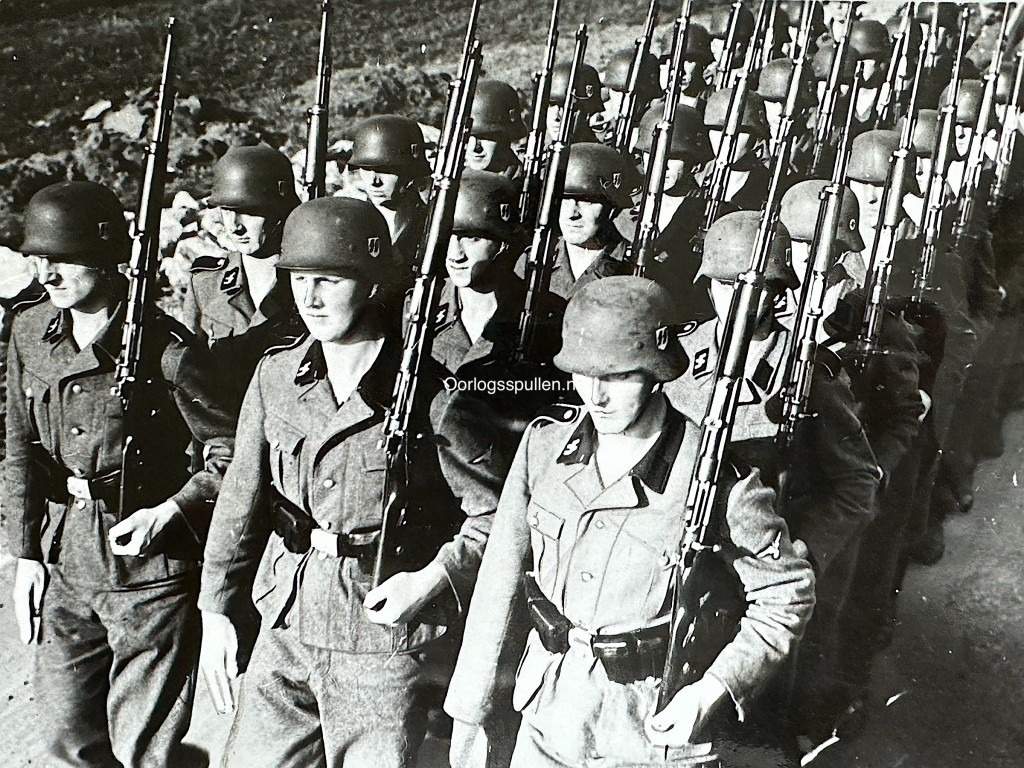 Original WWII Dutch Waffen-SS photo