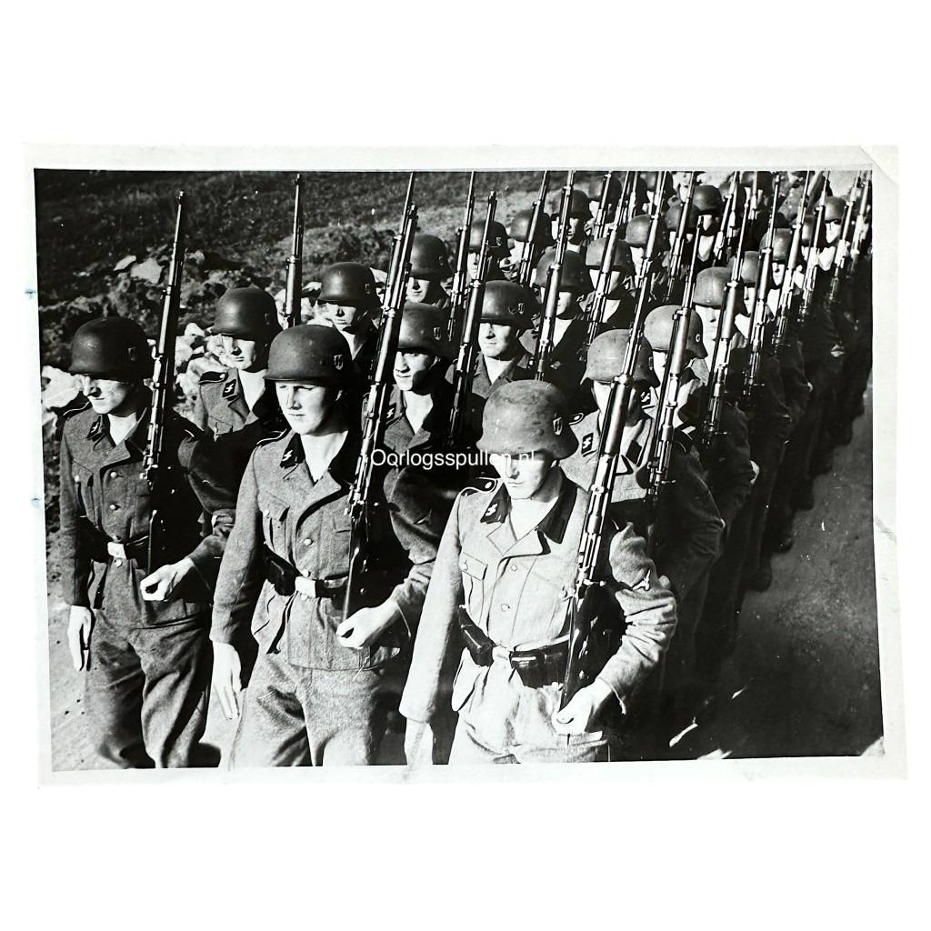Original WWII Dutch Waffen-SS photo
