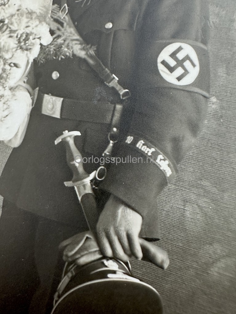 Original WWII German Allgemeine SS portait photo with dagger and cuff title