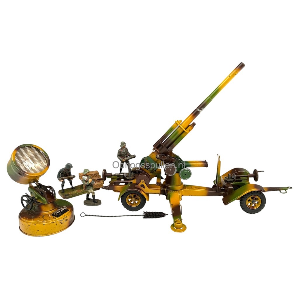 Original WWII German Lineol FLAK 88 with searchlight, trailer and crew toy set