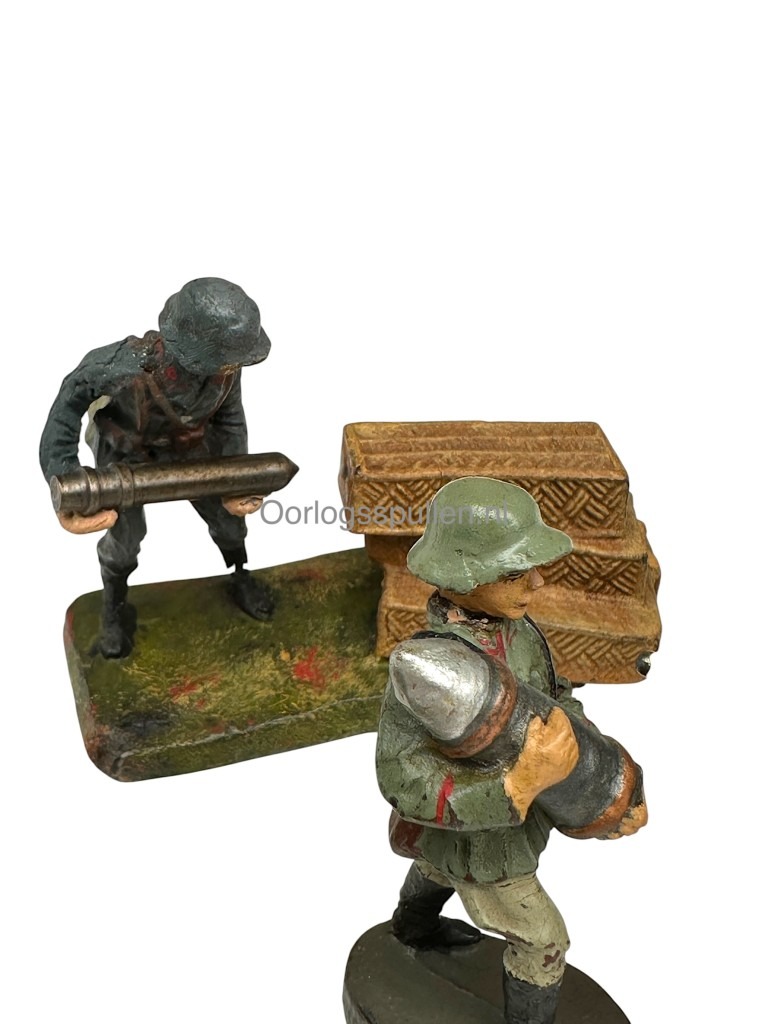 Original WWII German Lineol FLAK 88 with searchlight, trailer and crew toy set