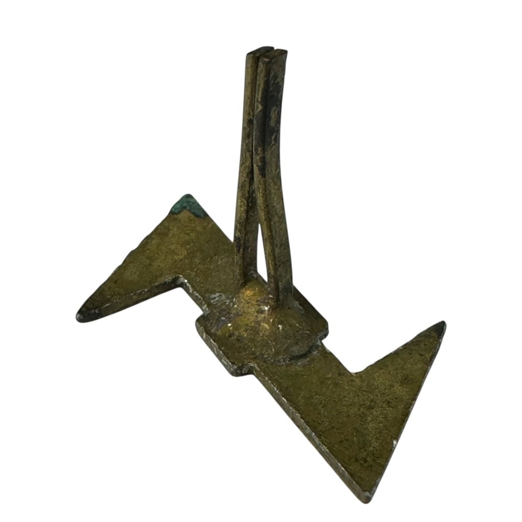 Original WWII Dutch NSB Wolfsangel cap insignia