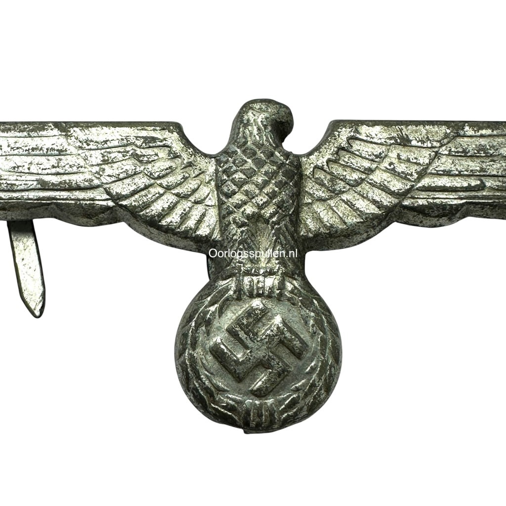 Original WWII German WH visor cap eagle