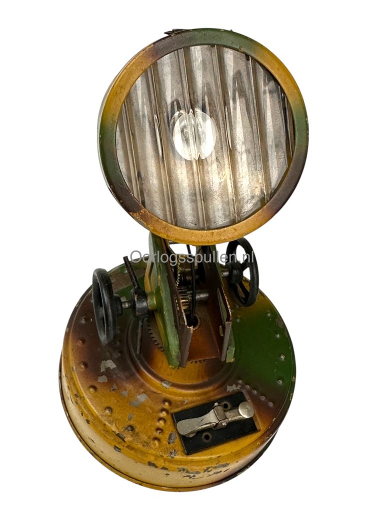 Original WWII German Lineol FLAK 88 with searchlight, trailer and crew toy set