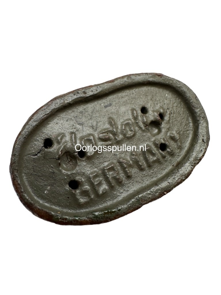 Original WWII German Lineol FLAK 88 with searchlight, trailer and crew toy set