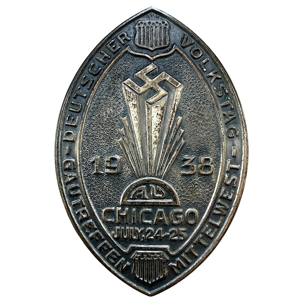Rare 1938 German American Bund Chicago rally badge – Deutscher Volksstag Mittelwest Gautreffen WWII Nazi-era US pro-Germany organization collectible with swastika and original pin