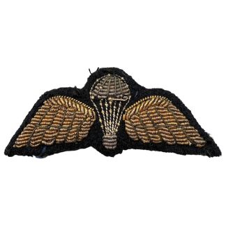 मूल द्वितीय विश्व युद्ध भारतीय 44वीं एयरबोर्न डिवीजन बुलियन पैराशूट जम्प विंग बैज, भारत में हाथ से कढ़ाई किया हुआ वायर इंसिग्निया, दुर्लभ एयरबोर्न सैन्य कलेक्टिबल द्वितीय विश्व युद्ध पैराट्रूपर और एयरबोर्न डिवीजन संग्राहकों के लिए।