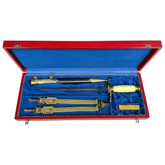 Original Cold War NVA general’s dagger of the East German Luftstreitkräfte with hanger and scabbard in red presentation case – DDR ceremonial dagger for militaria and dagger collectors.