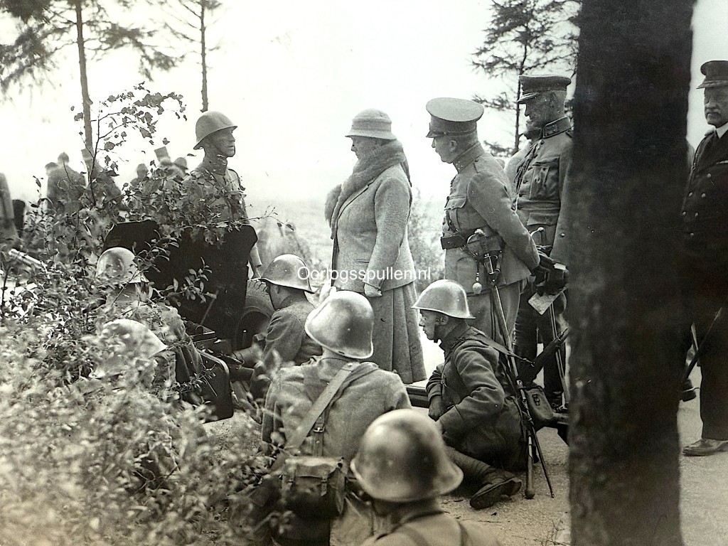 Original Pre 1940 Dutch army photo Queen Wilhelmina inspecting the Dutch troops