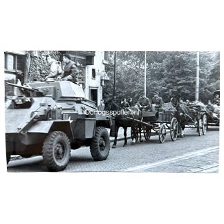 Original WWII Dutch photo May 1945 retreat of German troops with Canadian forces in Amsterdam