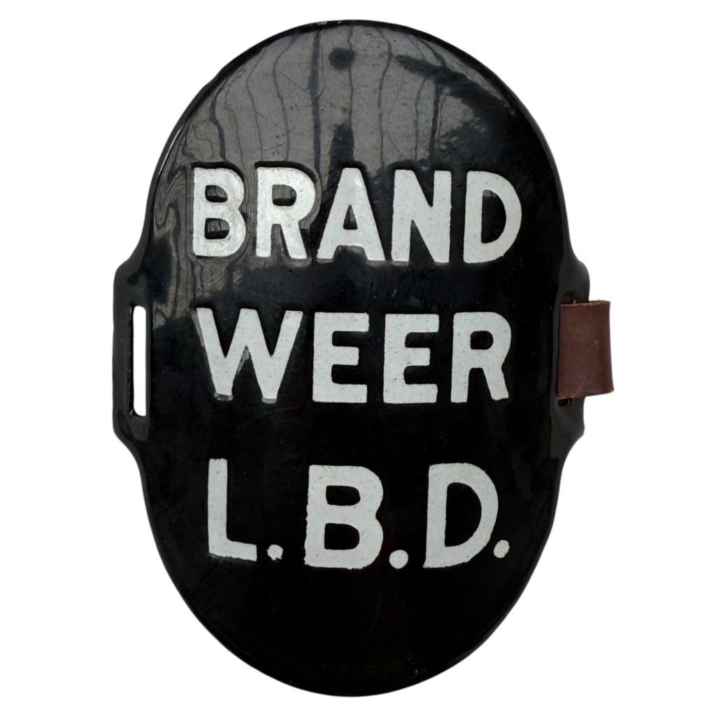 Original WWII Dutch ‘Luchtbeschermingsdienst’ arm shield Brandweer