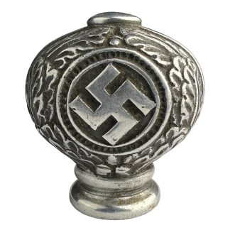 Original WWII German Luftwaffe 2nd Model Officer’s Dagger Pommel – silver-plated oak leaf design with swastika emblem, authentic World War 2 German dagger part for militaria collectors.