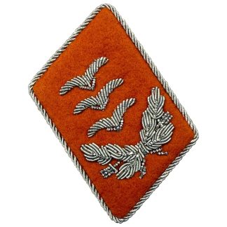 Original WWII German Luftwaffe Nachrichten Hauptmann collar tab