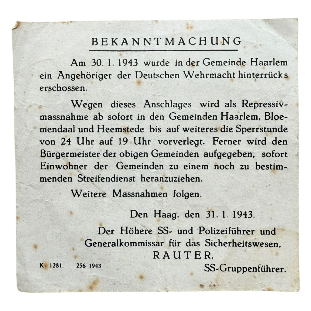 Zwart-wit flyer uit 1943 met Duitse tekst, een officiële bekendmaking uitgegeven in Den Haag door de Duitse bezettingsautoriteiten tijdens de Tweede Wereldoorlog.