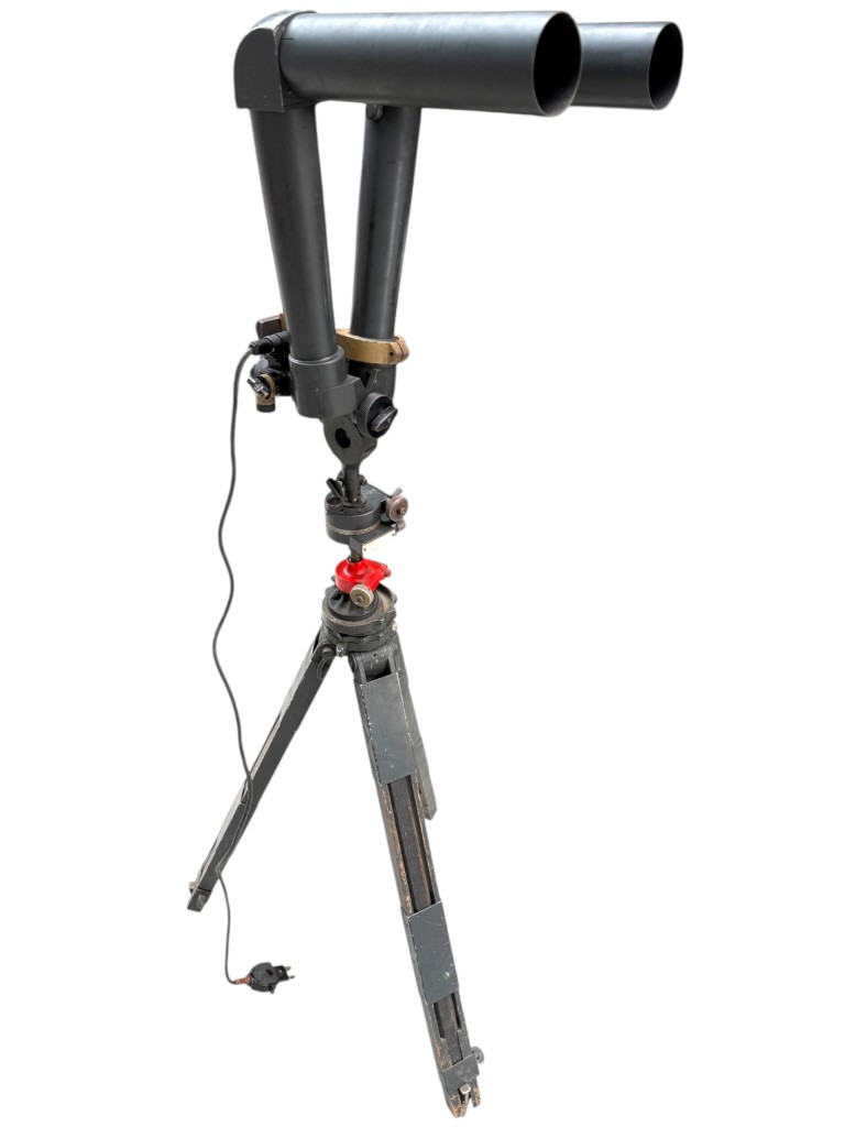 German WW2 optics set – S.F.14.Z Gi trench binoculars with Busch Rathenow aiming circle and Wichmann Berlin tripod, including original wartime cable and bakelite plug.
