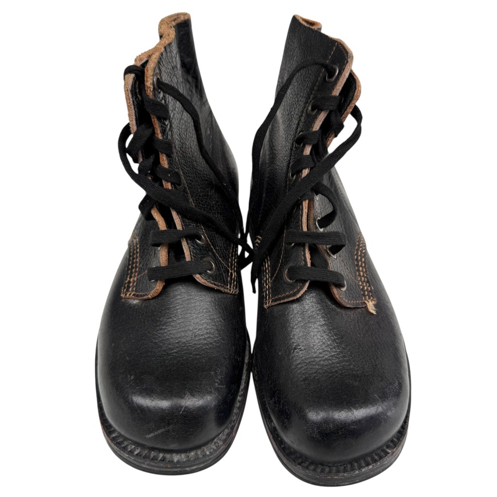 Original WWII German Hitlerjugend 'Schnürschuhe' shoes