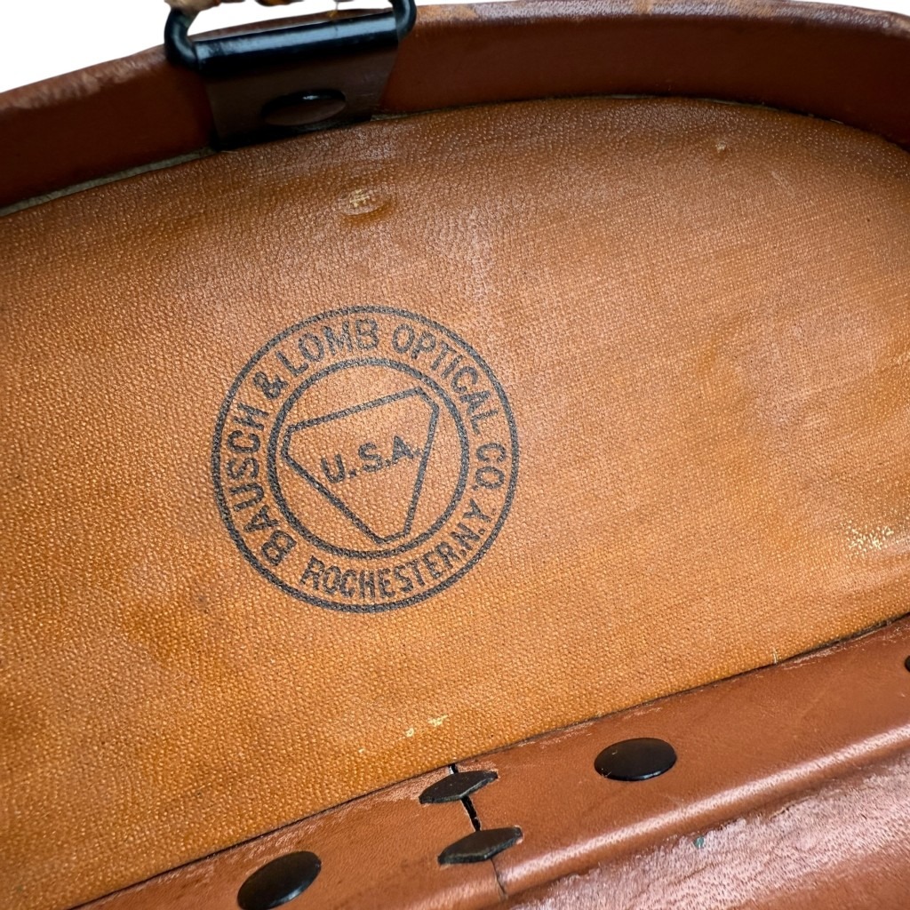 Original WWI US army signal corps binoculars in case - Image 9