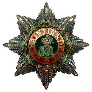 Original Luxembourg Breast Star of the Grand Cross of the Order of the Oak Crown, silver and multicolored enamel decoration featuring crowned “W” monogram and “Je Maintiendrai” motto. Rare 19th-century European order, highly collectible piece for orders and medals enthusiasts.