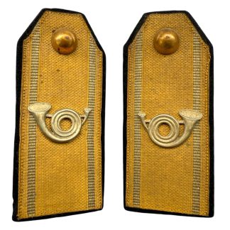 Original WWII Dutch KNIL infantry shoulder boards for tropical toetoep uniform. Perfect for the KNIL or Dutch-Indies collector.