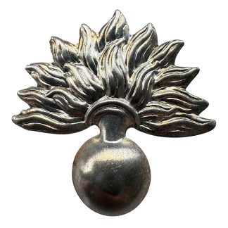 Original WWII Dutch Schalkhaar/Staatspolitie visor cap insignia