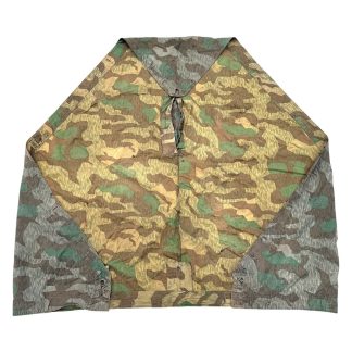 Original WWII German Wehrmacht M31 Zeltbahn in Splittertarn camouflage pattern, triangular shelter quarter used as a poncho or tent section. Features green-brown-beige camouflage with rain pattern on both sides, authentic German army field gear from World War II for militaria collectors.