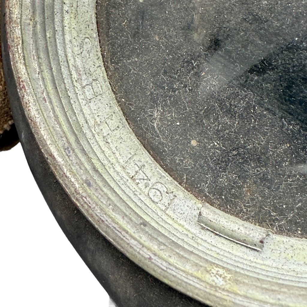 Original WWII British No 4. MK III Gas mask - Image 3