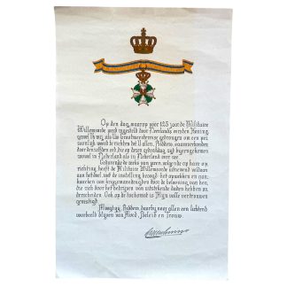 Herdenkings- en oorkondepagina Militaire Willems-Orde 125 jaar, gedateerd 30 april 1940, met koninklijk wapen, kruis met motto ‘Voor Moed, Beleid en Trouw’ en faksimile-handtekening. Groot formaat historisch document voor verzamelaars van Nederlandse militaire geschiedenis en Willems-Orde memorabilia.